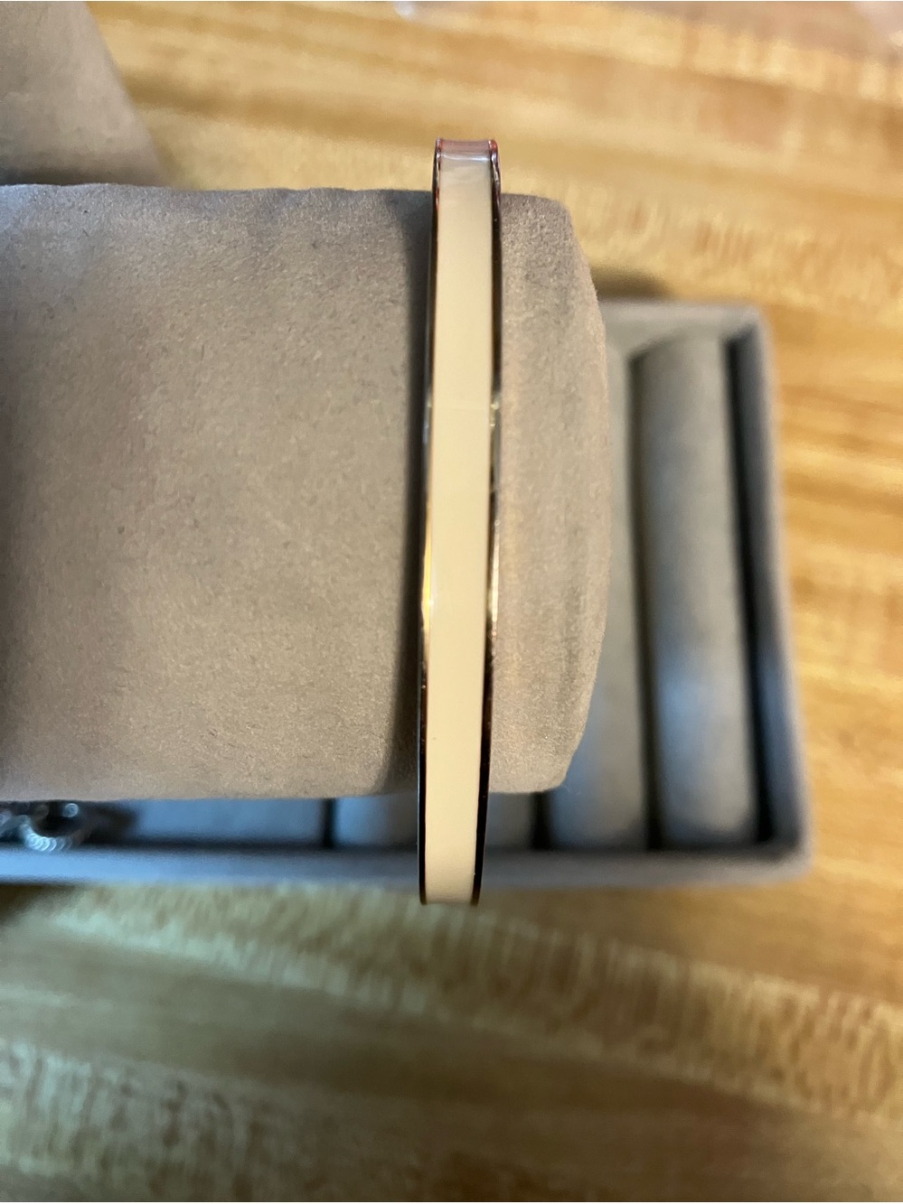 ๐ธKate Spade โTickle The Ivoriesโ Enameled Bangle Bracelet